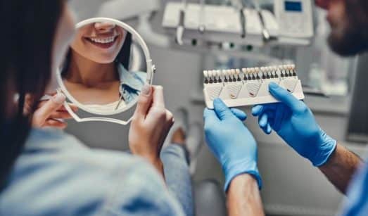 איך מתבצע שיקום פה מלא על גבי שתלים