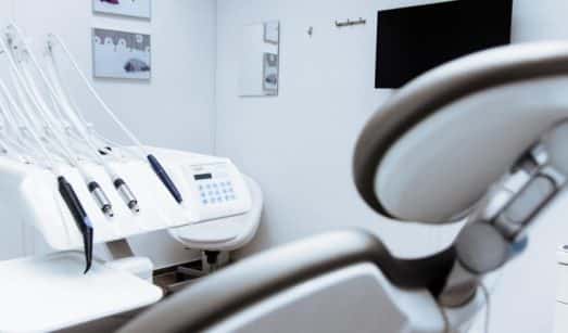 כתר קבוע או כתר זמני אחרי טיפול שורש – מה ההבדל?