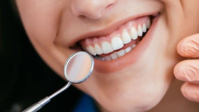 מהי תקופת ההחלמה לאחר השתלת שיניים עם הרדמה מלאה והשתלת עצם