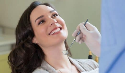 כמה זמן נמשך טיפול שיניים בהרדמה כללית כשמשולבים בו שתלים והשתלת עצם