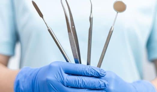 למה דווקא מטופלים מחוסרי עצם פונים להשתלת שיניים בהרדמה כללית