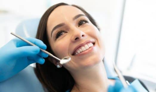 מה עושים כשאין מספיק עצם בלסת – וכיצד כירורגיית פה ולסת משתלבת בתהליך?