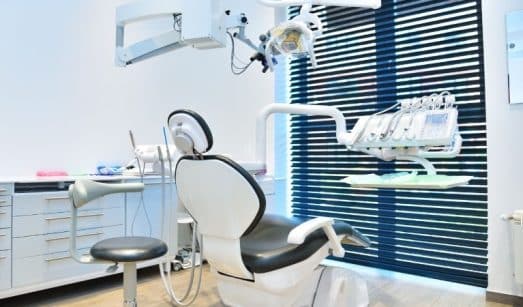 מהם סוגי השתלים הדנטליים הקיימים כיום ומה ההבדלים ביניהם