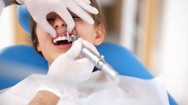 מתי נדרש לבצע השתלת עצם לפני השתלת שיניים